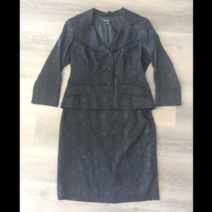 Nine West Snakeskin Print Skirt Suit Black Size 14